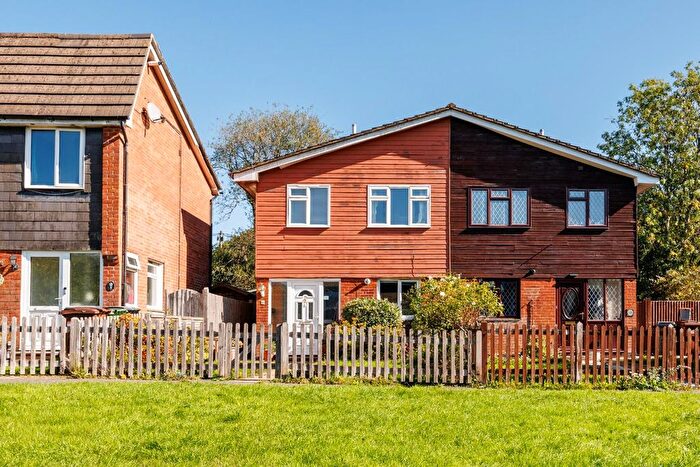 3 Bedroom Semi-detached House For Sale In Wolfe Close, Crowborough, TN6