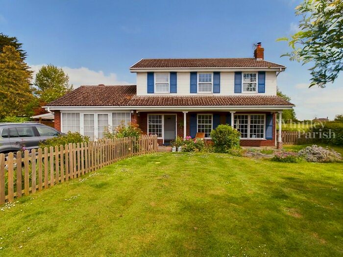 4 Bedroom Detached House For Sale In The Green, South Lopham, IP22