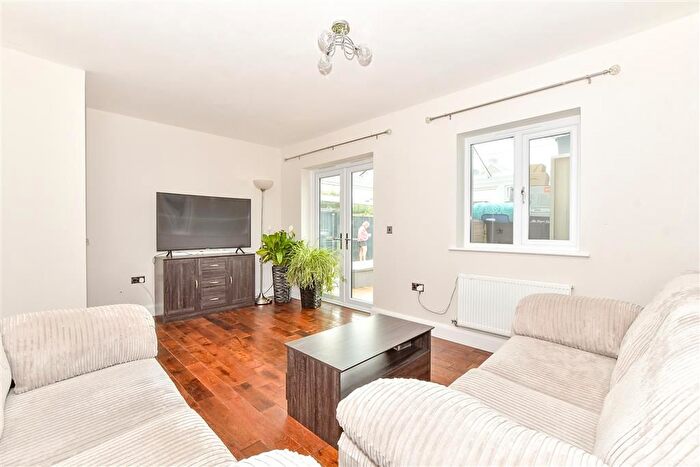3 Bedroom Semi-detached House For Sale In Old School Close, Freshwater, Isle Of Wight, PO40