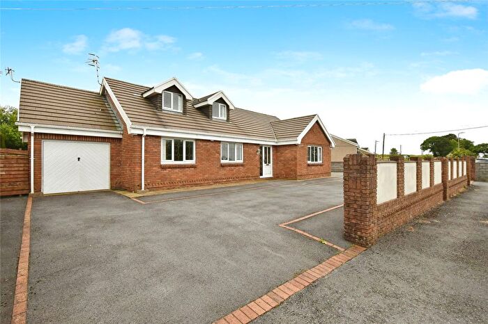5 Bedroom Bungalow For Sale In Llannon Road, Llanelli, Carmarthenshire, SA14