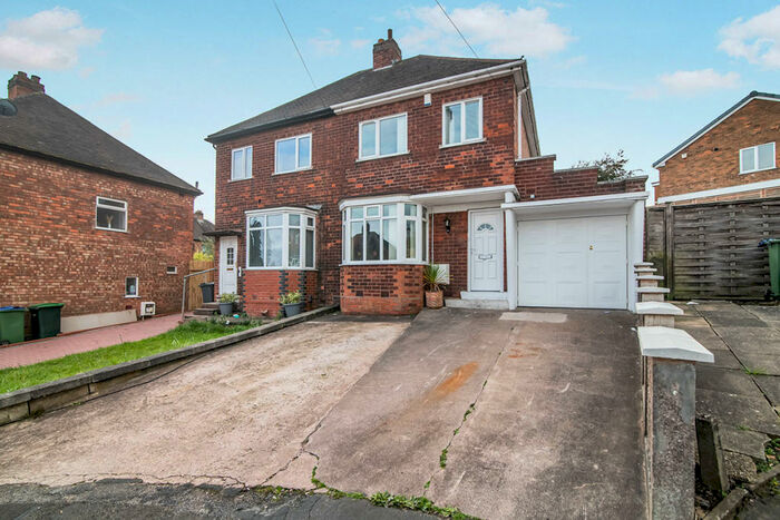 3 Bedroom Semi-Detached House To Rent In Timothy Road, Tividale, Oldbury, West Midlands, B69