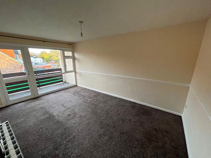 2 Bedroom Flat To Rent In Walton Court, Minehead, TA24