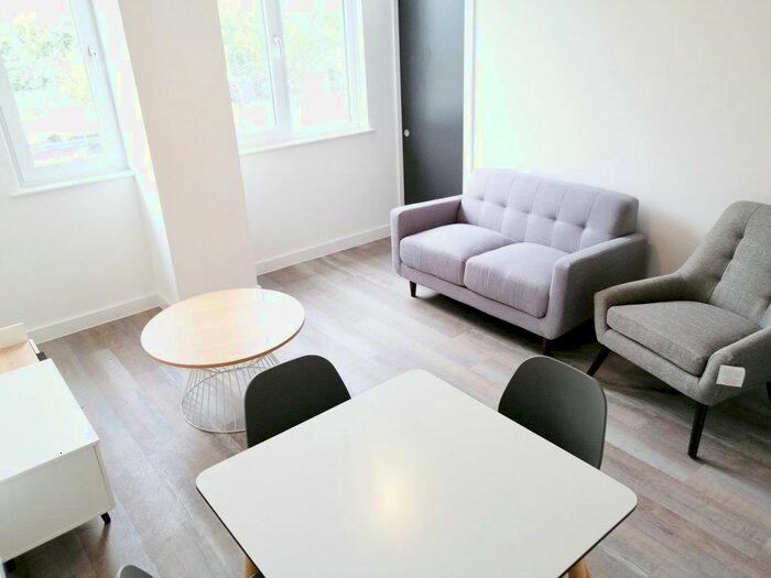 1 Bedroom Flat To Rent In - Talbot Road, Old Trafford, Manchester, M16