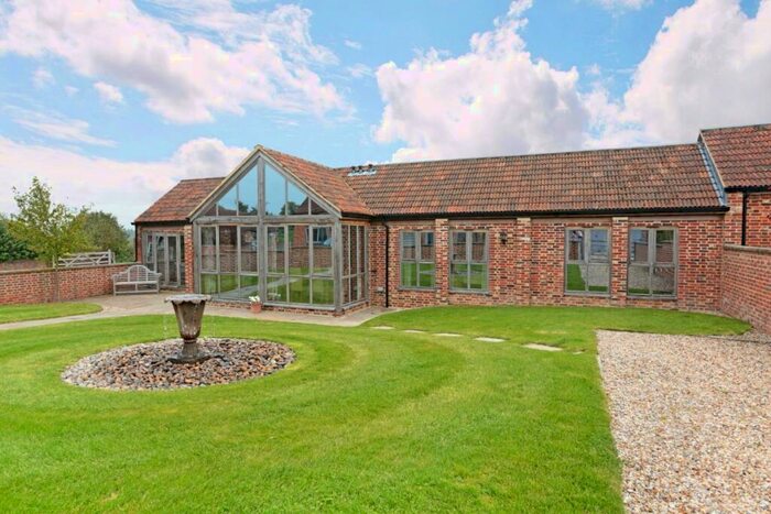 3 Bedroom Barn To Rent In Clyffe Pypard, SN4