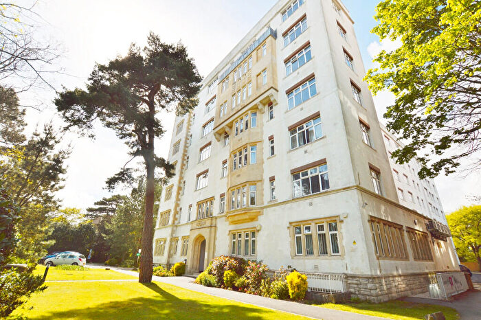 2 Bedroom Flat For Sale In Bath Road, Bournemouth, Dorset, BH1
