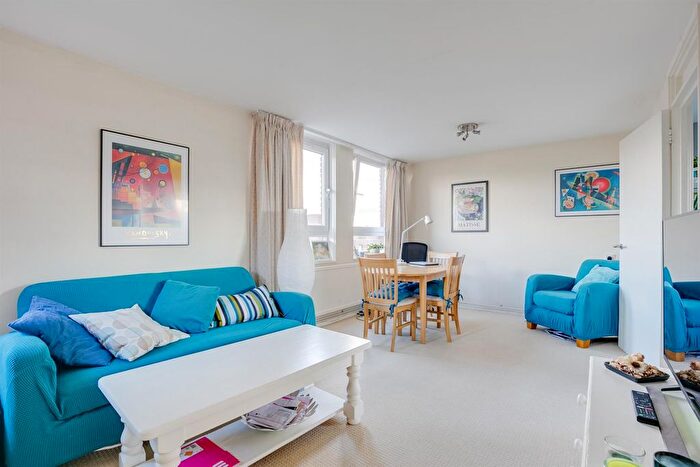 1 Bedroom Flat To Rent In More Close, St Paul's Court, London, W14