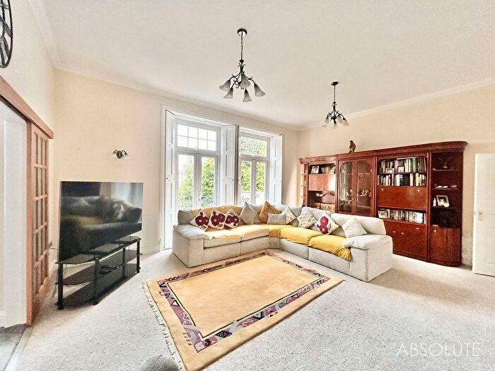 2 Bedroom Flat To Rent In Babbacombe Road, The Hollies, TQ1