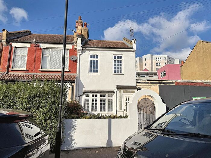 2 Bedroom Terraced House For Sale In Aldworth Road, London, E15