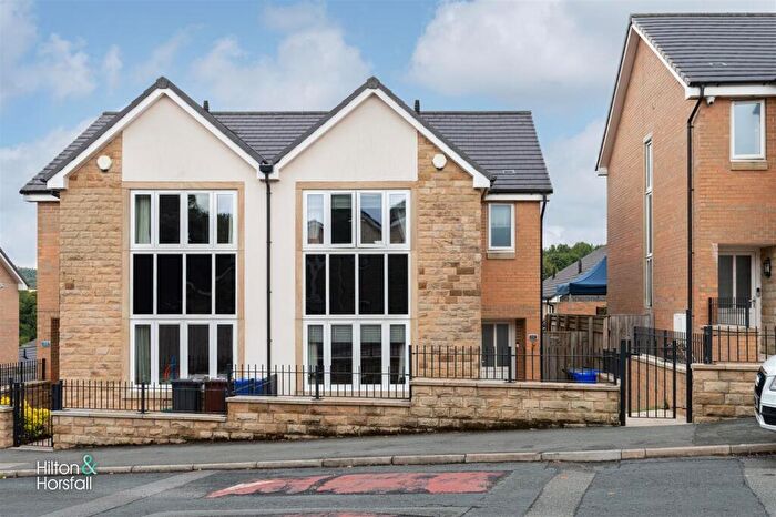 3 Bedroom Semi Detached House For Sale In Clitheroe Road, Brierfield, BB9