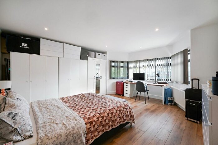 1 Bedroom Flat To Rent In Hendon Way, London, NW4