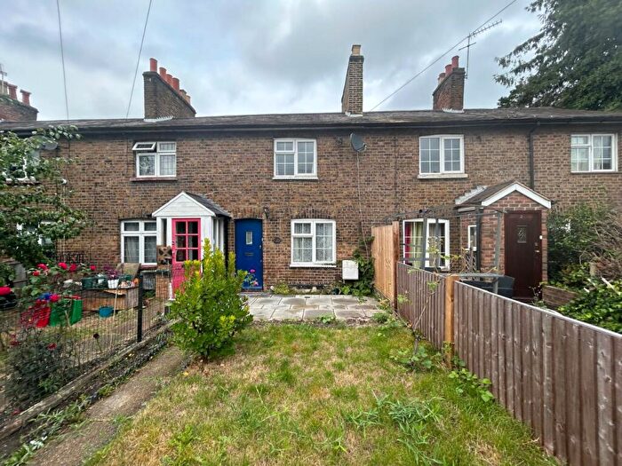 2 Bedroom Terraced House To Rent In Burroughs Gardens, Hendon, NW4