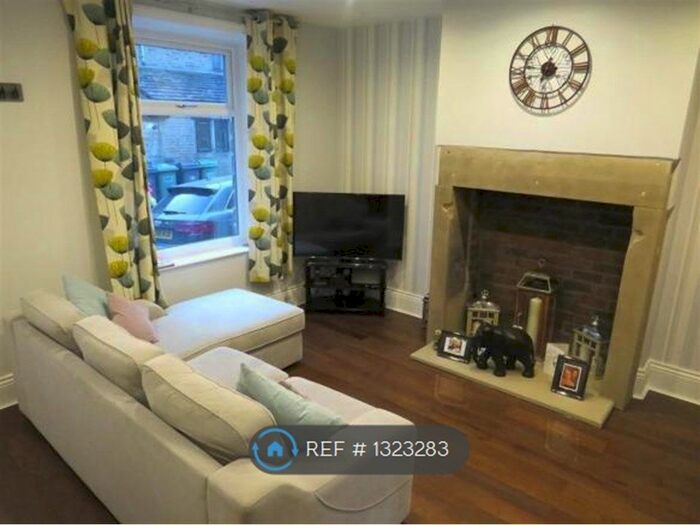 2 Bedroom Terraced House To Rent In Westgate, Almondbury, Huddersfield HD5
