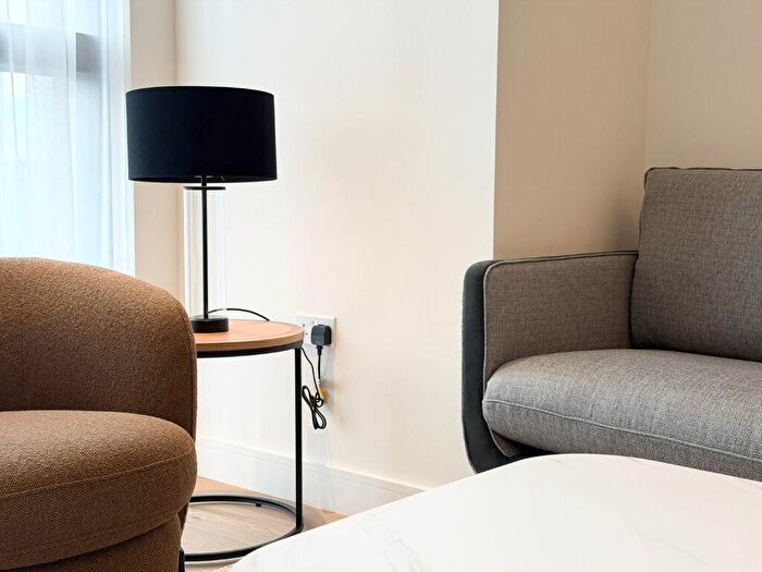 2 Bedroom Flat To Rent In Marsh Wall, London, E14