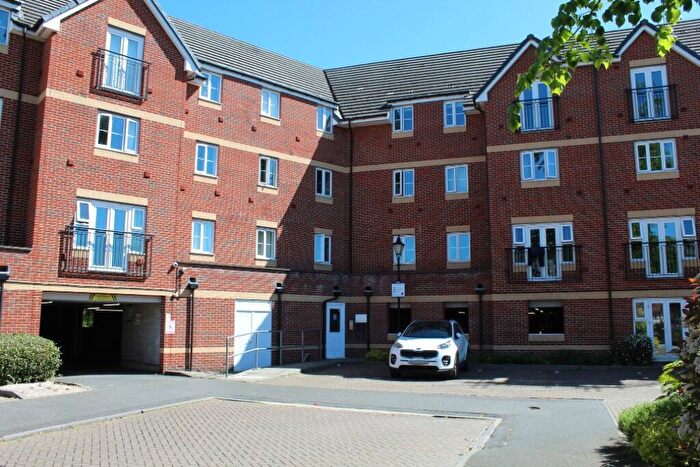 2 Bedroom Flat To Rent In Eaton Avenue, Slough, SL1