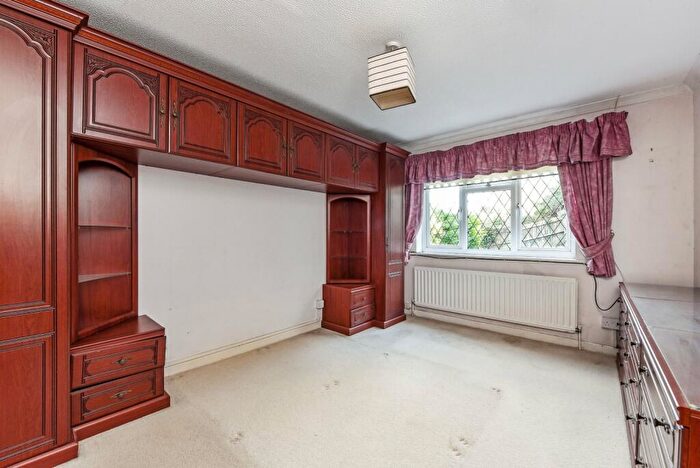 2 Bedroom Bungalow For Sale In Wincanton Close, Alton, Hampshire, GU34