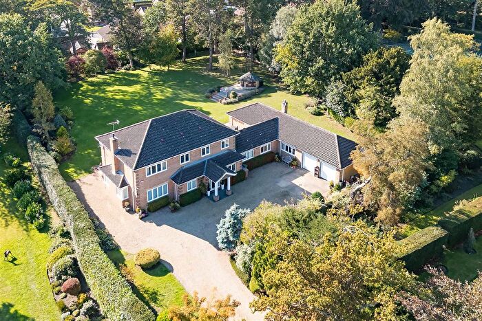 4 Bedroom Detached House For Sale In Station Road, South Cave, HU15
