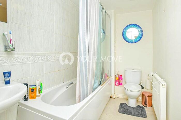 2 Bedroom Flat To Rent In Barlow Gardens, Plymouth, PL2