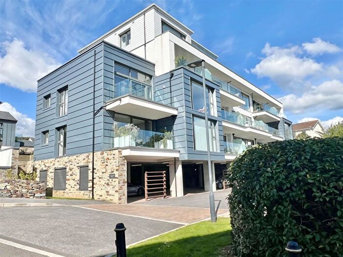 2 Bedroom Flat For Sale In Duporth, Duporth, PL26