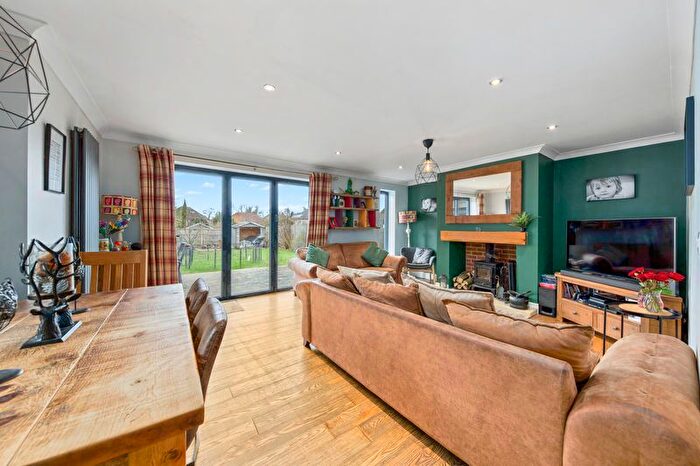 5 Bedroom Semi Detached House For Sale In Norton Avenue, Somersall, Chesterfield, S40