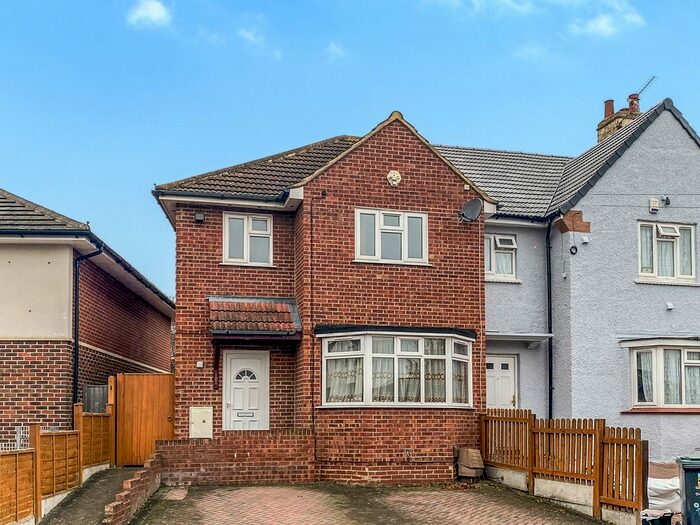 3 Bedroom Semi-Detached House To Rent In Palmer Avenue, Gravesend DA12