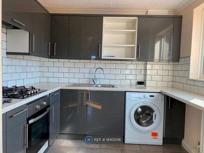 2 Bedroom Flat To Rent In The High Street, Two Mile Ash, Milton Keynes, MK8