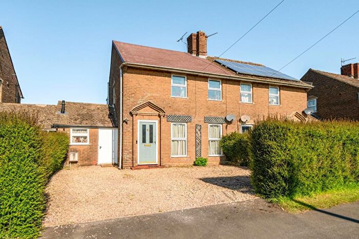 3 Bedroom Semi Detached House For Sale In Cotswold Crescent, Chipping Norton, OX7
