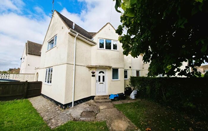 3 Bedroom Semi-Detached House For Sale In Parkland Square, Cirencester, Gloucestershire, GL7