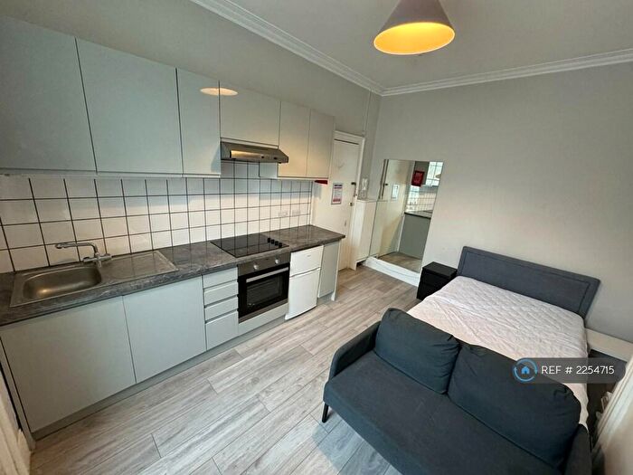 Studio To Rent In Norfolk Square, Brighton, BN1