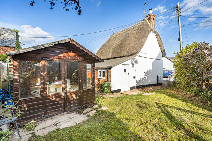 2 Bedroom Detached House For Sale In Main Street, Twyford, MK18