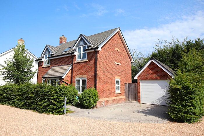 3 Bedroom Detached House To Rent In Nursery Grove, Pennington, Lymington, SO41