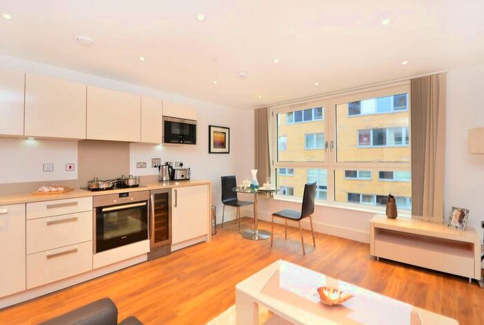 Studio To Rent In Queensland Terrace, Holloway, London, N7