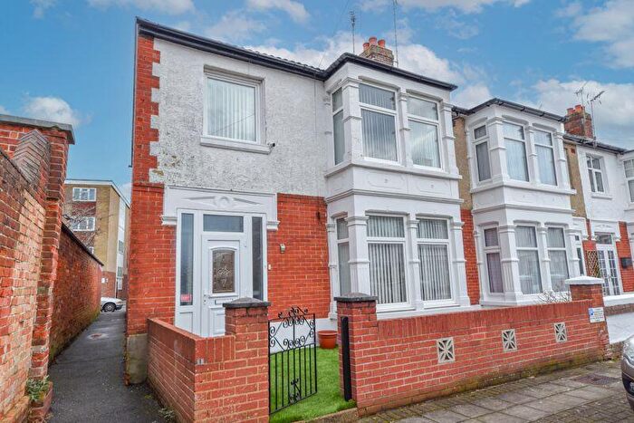 3 Bedroom End Of Terrace House For Sale In Park Grove, Cosham, PO6
