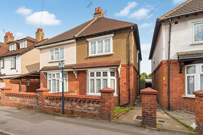 3 Bedroom Semi-Detached House For Sale In Clare Road, Maidenhead, Berkshire, SL6