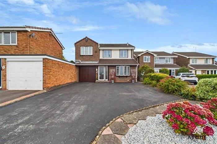 4 Bedroom Detached House For Sale In Hawthorn Crescent, Burton-On-Trent, DE15
