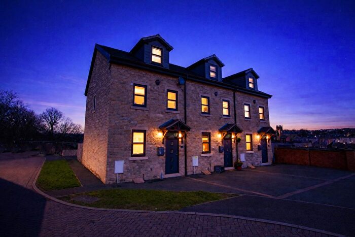 3 Bedroom Town House For Sale In Burton Close, Darwen, BB3