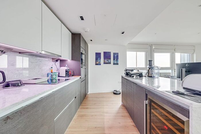 2 Bedroom Flat To Rent In Montpellier House, Glenthorne Road, London, W6