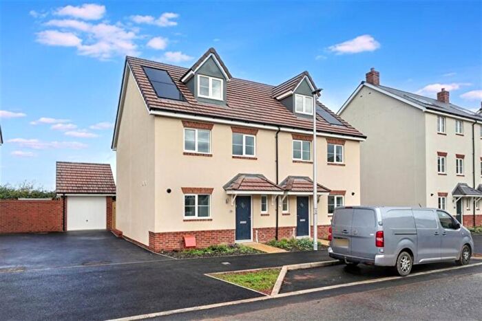 4 Bedroom Semi Detached House To Rent In Bedroom Semi Detached House In Rowland Way, Exeter, EX2