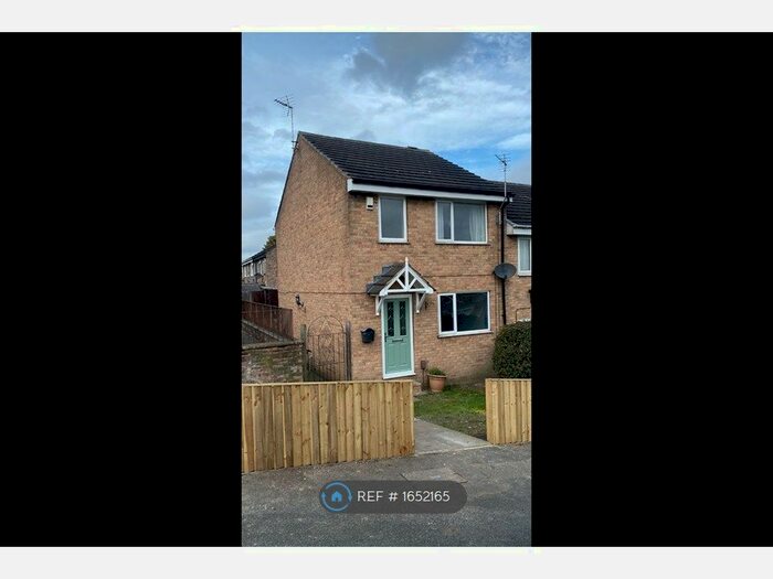 3 Bedroom End Of Terrace House To Rent In Darley Road, Liversedge, WF15
