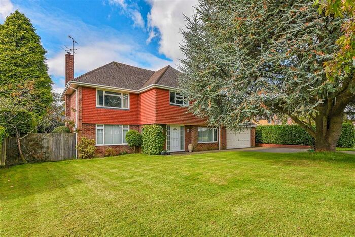 5 Bedroom Detached House To Rent In Chiltley Way, Liphook, GU30