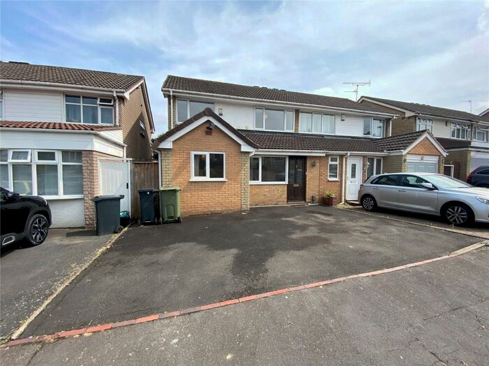 3 Bedroom Semi-Detached House To Rent In Broadway Avenue, Halesowen, West Midlands, B63