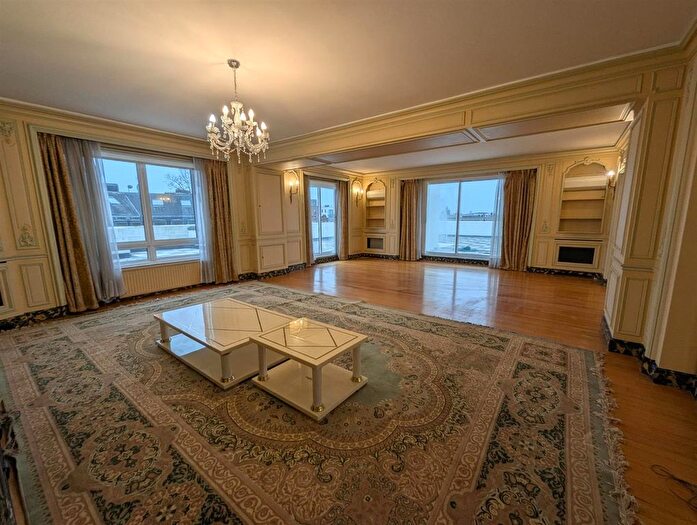 5 Bedroom Flat To Rent In Riverside Drive, London, NW11