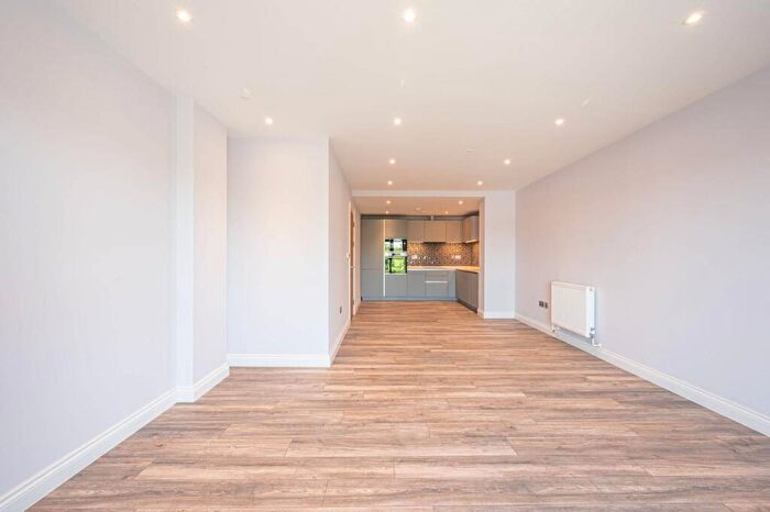 1 Bedroom Flat To Rent In Albert Road, New Barnet, Barnet, EN4