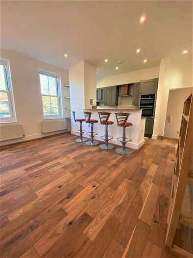 3 Bedroom Flat To Rent In Asylum Road, Peckham, SE15