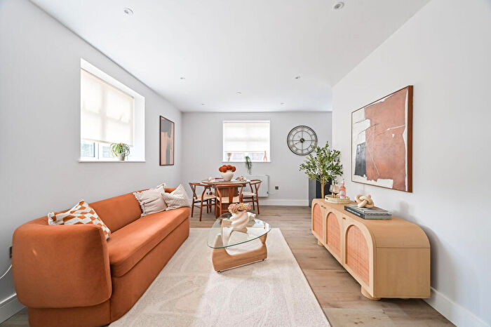 2 Bedroom Flat For Sale In Fanshaw House, Hackney, London, N1