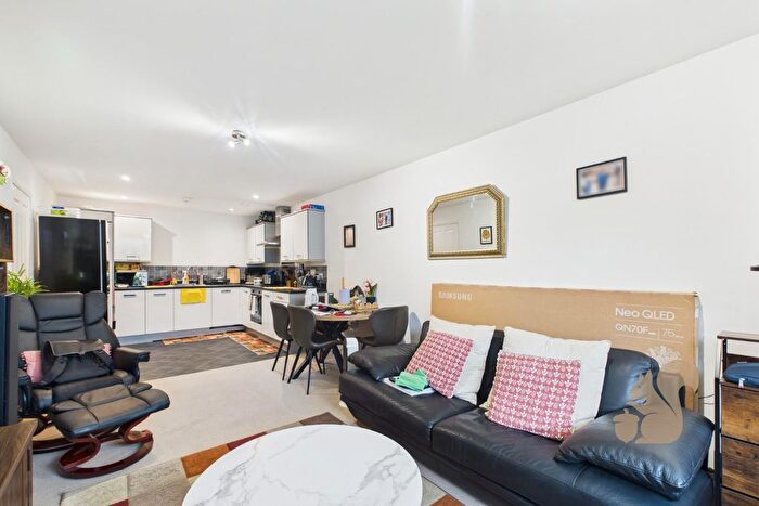 2 Bedroom Flat For Sale In Cavalry Road, Colchester, CO2