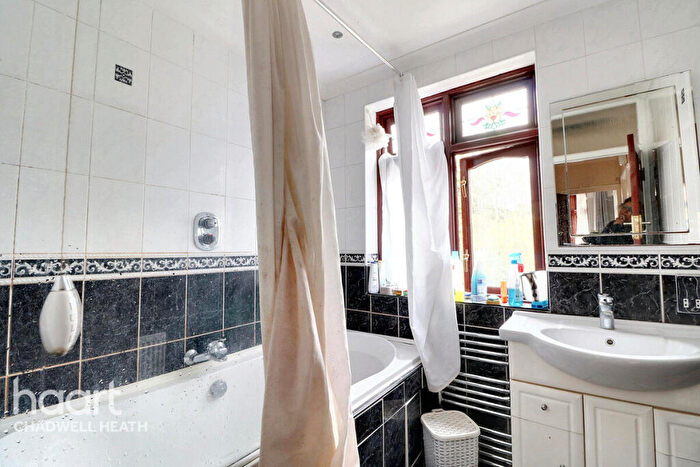 3 Bedroom End Of Terrace House For Sale In Pemberton Gardens, Romford, RM6