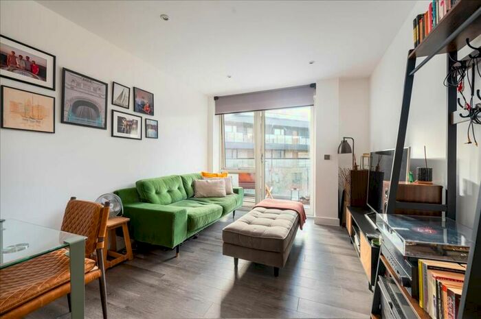 1 Bedroom Flat To Rent In Highfield Court, Shoreditch, London, N1