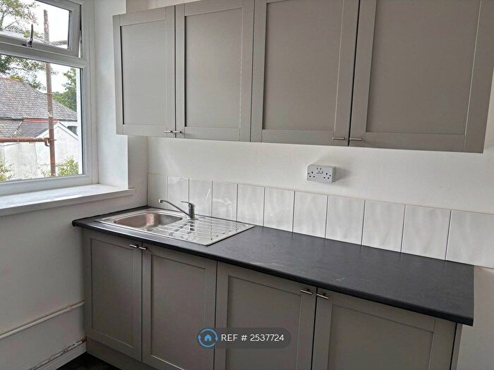 1 Bedroom Flat To Rent In King's Hill, Hengoed, CF82