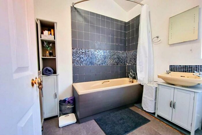 1 Bedroom Flat For Sale In High Street, Shoeburyness, SS3