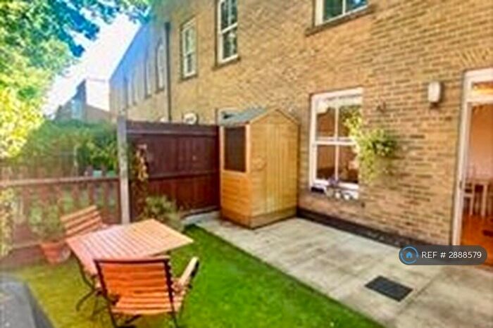 2 Bedroom Terraced House To Rent In Lighterman Mews, London, E1
